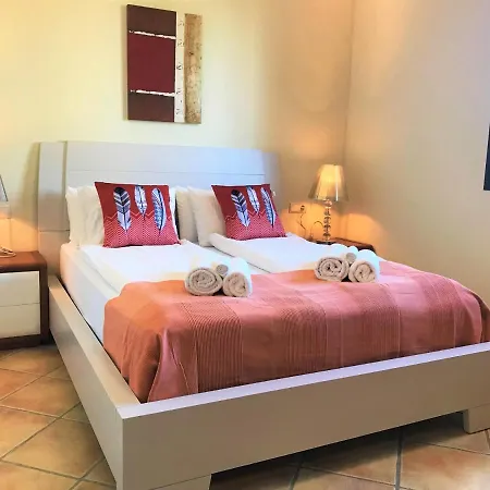 El Paraiso Apartment *